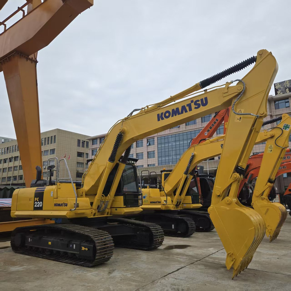Leasing of Komatsu PC220-8 Komatsu PC220-8: picture 6