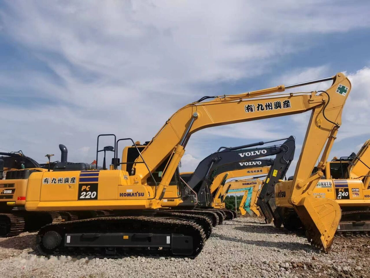 Komatsu PC220-8 MO - Crawler excavator: picture 2 Komatsu PC220-8 MO - Crawler excavator: picture 2