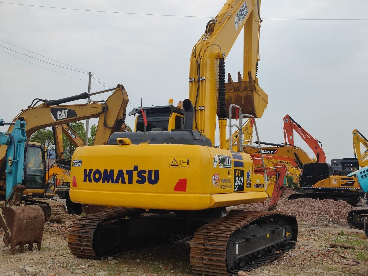 Komatsu PC240LC - Crawler excavator: picture 5 Komatsu PC240LC - Crawler excavator: picture 5