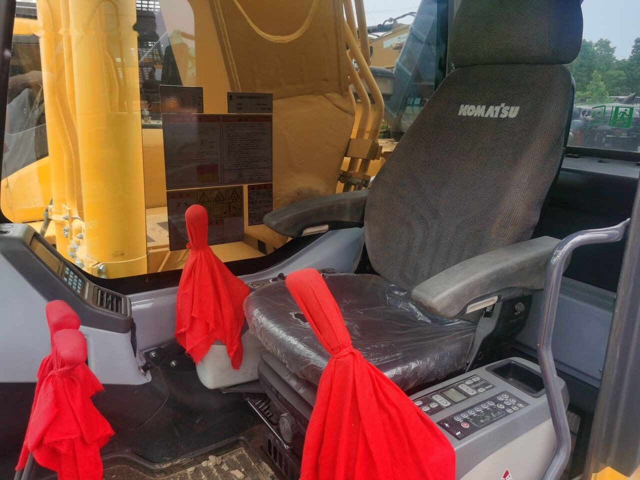 Komatsu PC350 - Crawler excavator: picture 4 Komatsu PC350 - Crawler excavator: picture 4