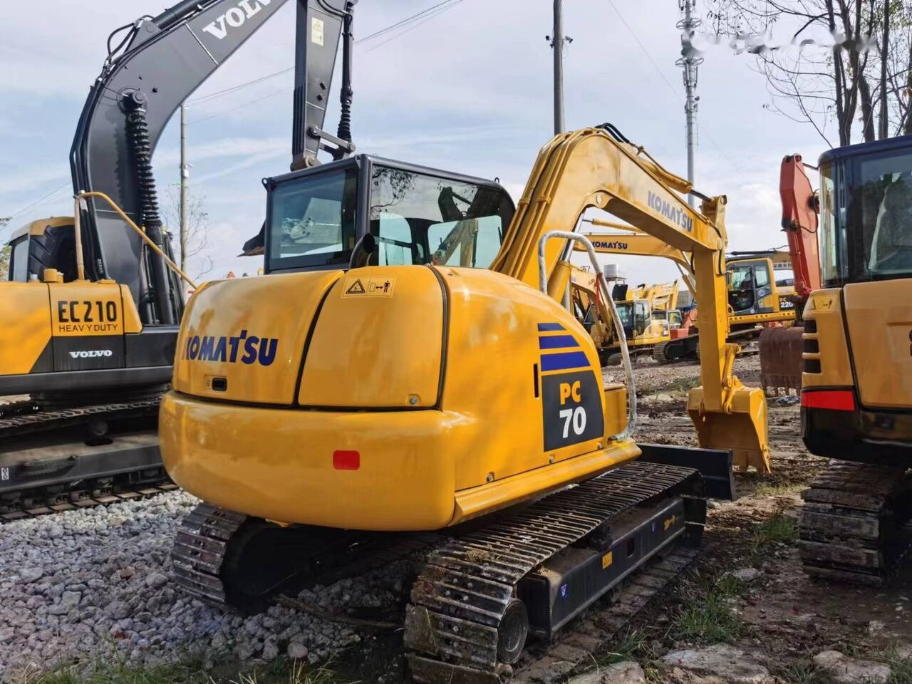 Komatsu PC70-8 - Mini excavator: picture 2 Komatsu PC70-8 - Mini excavator: picture 2
