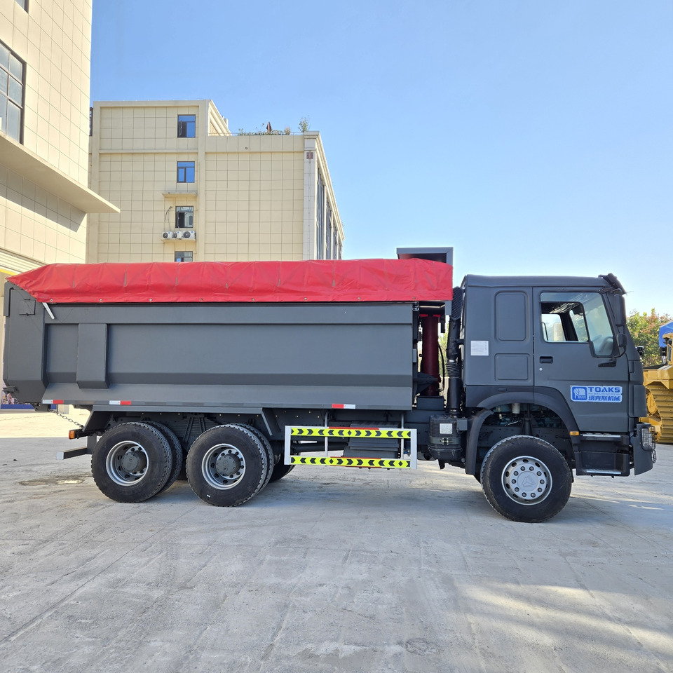 SINOTRUK HOWO 6x4 - Tipper: picture 3 SINOTRUK HOWO 6x4 - Tipper: picture 3
