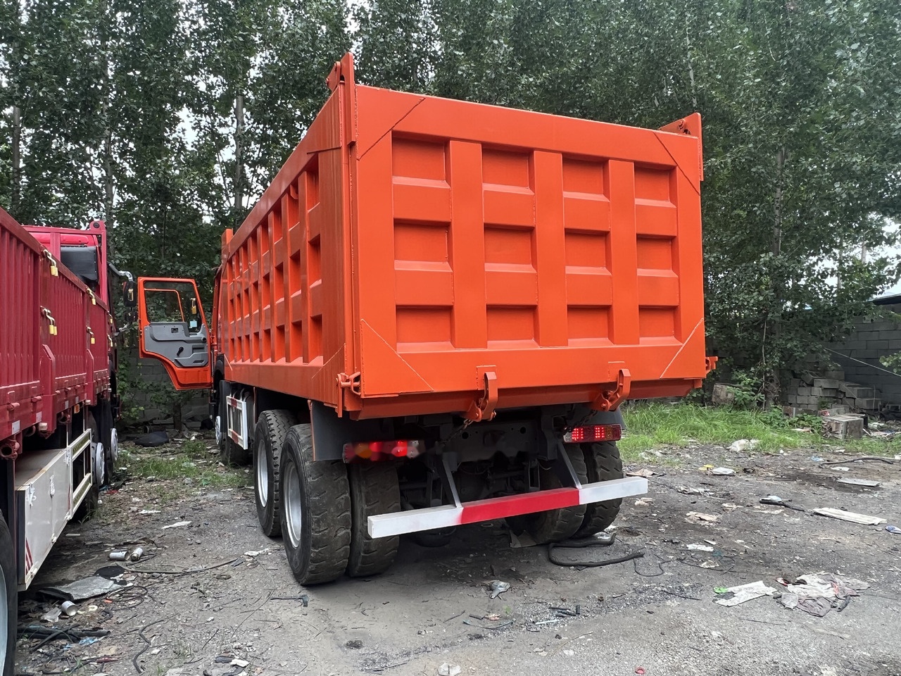 SINOTRUK HOWO - Tipper: picture 2 SINOTRUK HOWO - Tipper: picture 2
