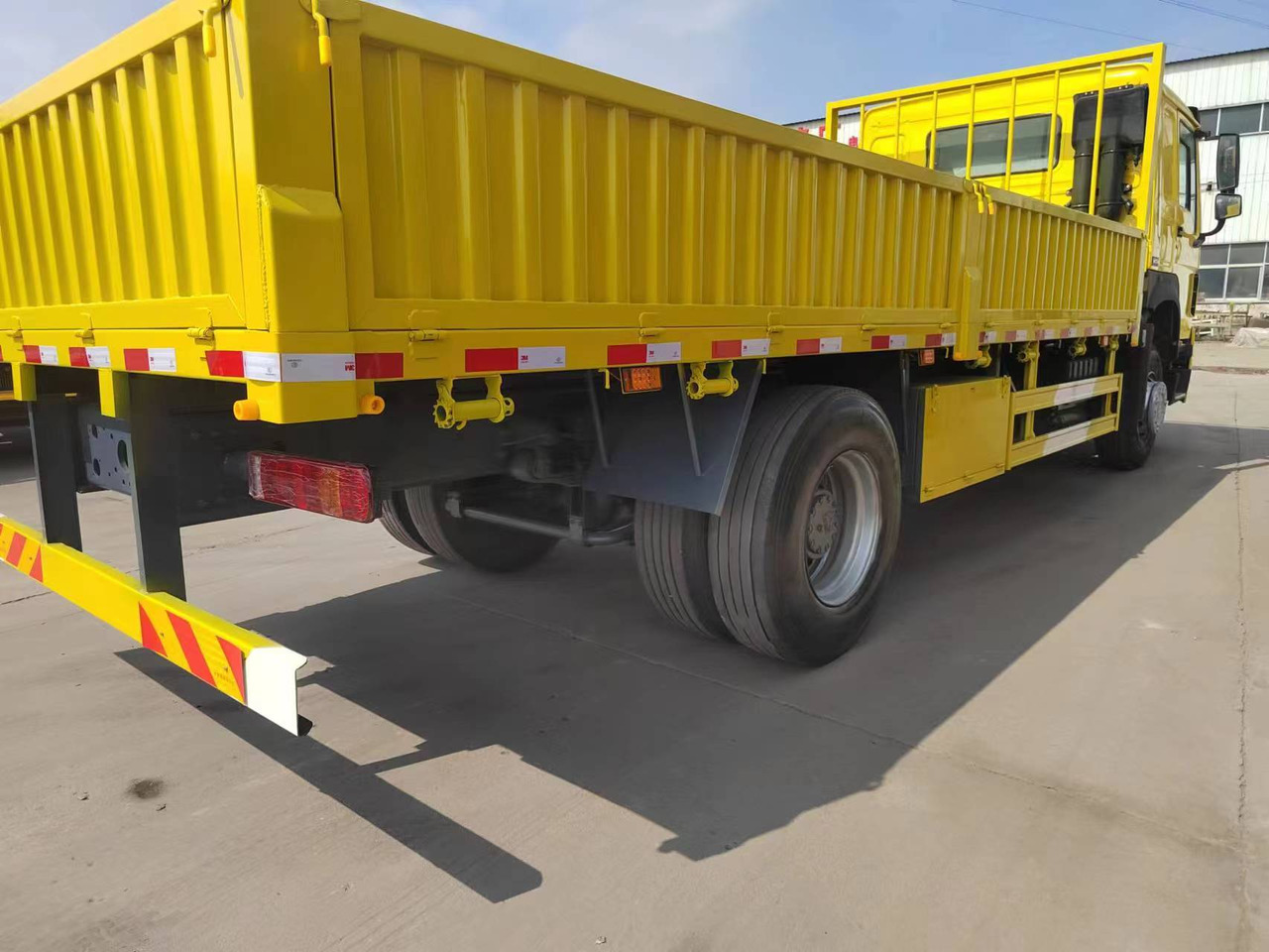 SINOTRUK HOWO - Tipper: picture 4 SINOTRUK HOWO - Tipper: picture 4