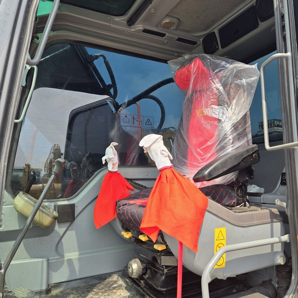 Crawler excavator Volvo EC210D: picture 6