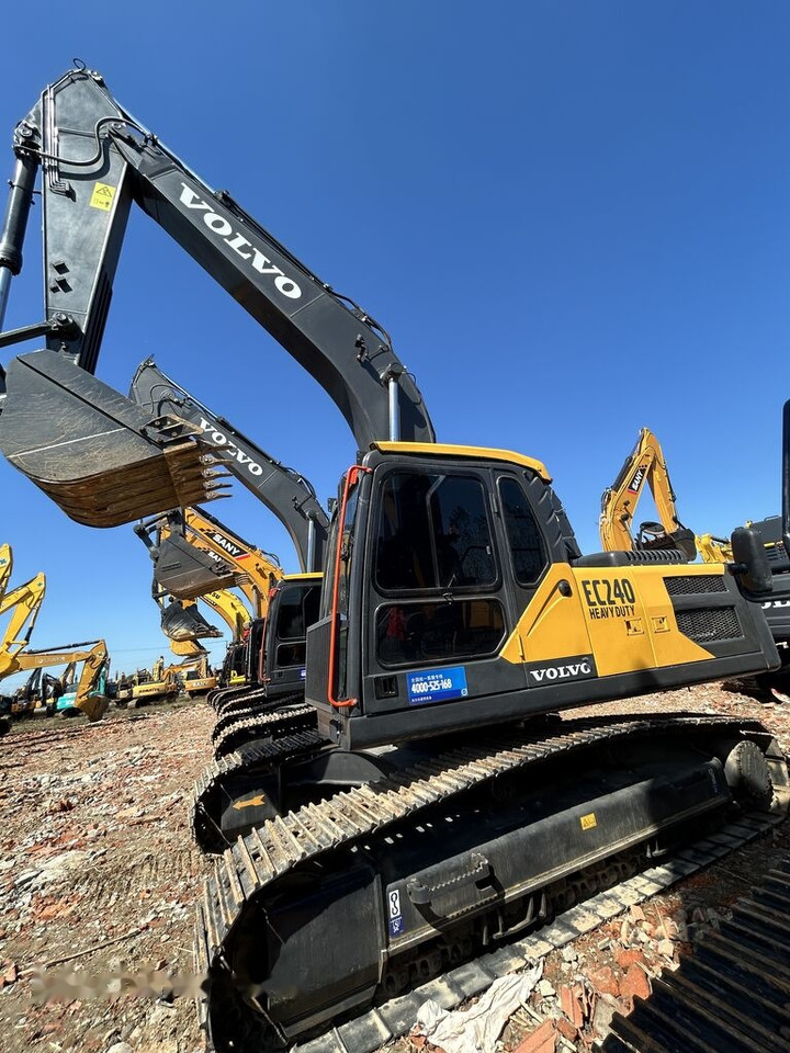 Volvo EC240 - Crawler excavator: picture 3 Volvo EC240 - Crawler excavator: picture 3