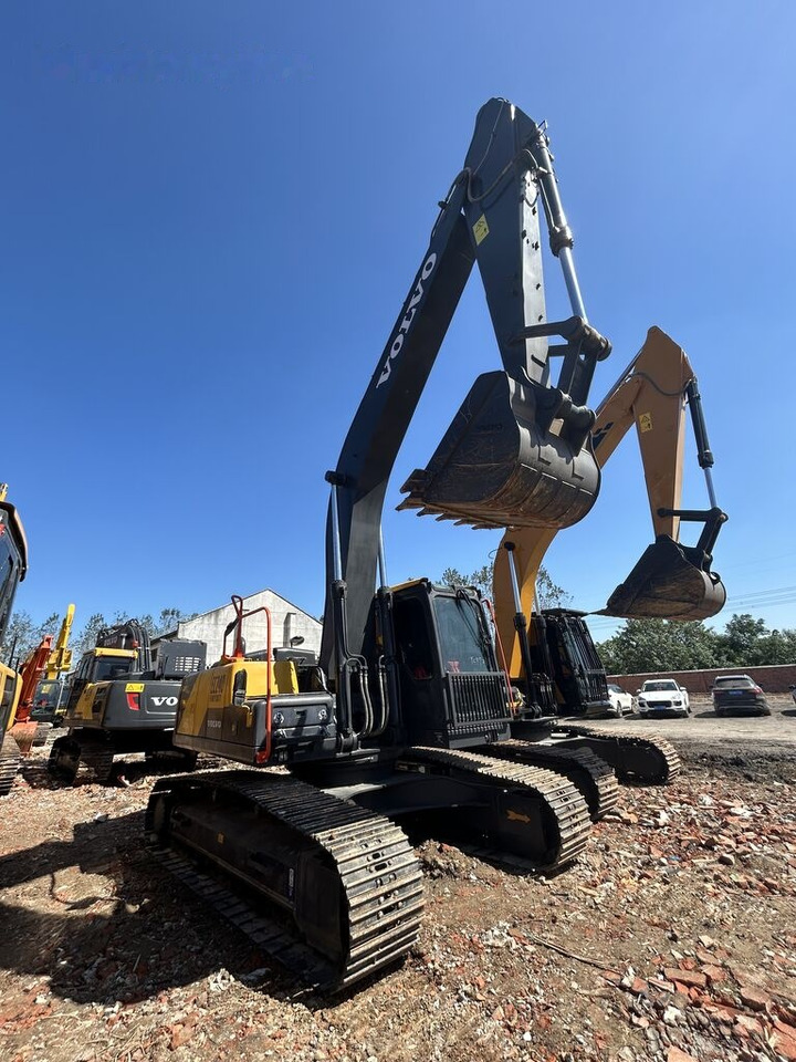 Volvo EC240 - Crawler excavator: picture 2 Volvo EC240 - Crawler excavator: picture 2