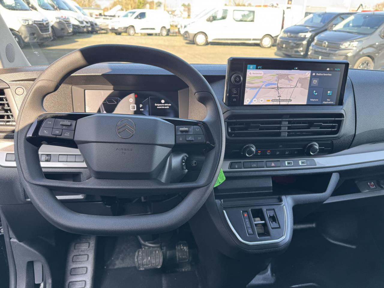 CITROEN Jumpy M 2.0 BlueHDi - 180 S&S - BV EAT8 III FOURGON . PHASE 2 - Panel van: picture 4 CITROEN Jumpy M 2.0 BlueHDi - 180 S&S - BV EAT8 III FOURGON . PHASE 2 - Panel van: picture 4