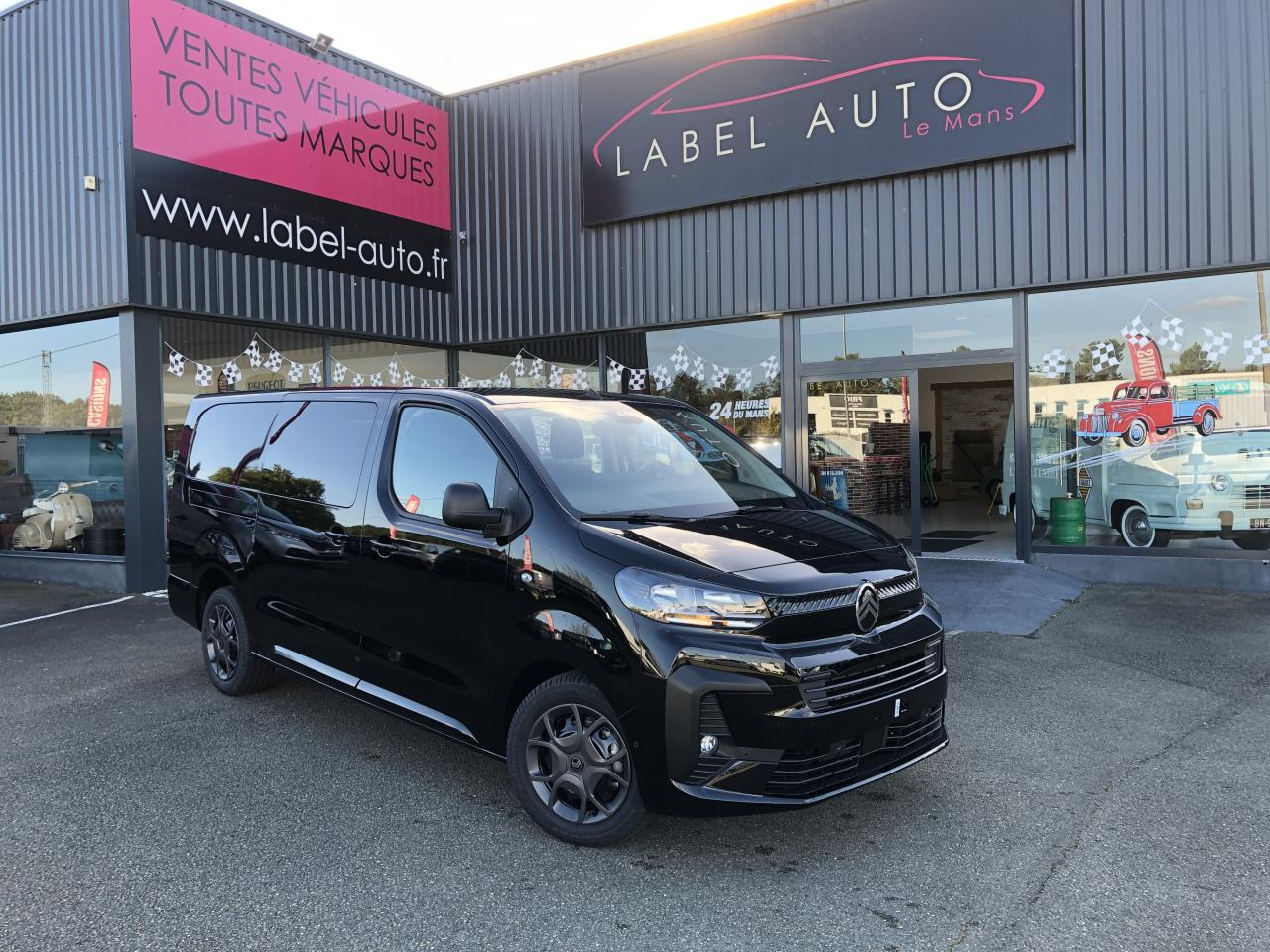CITROEN Jumpy XL 2.0 BlueHDi - 180 S&S - BV EAT8 III CABINE APPROFONDIE Fixe PHASE 2 6 PLACES - Panel van: picture 1 CITROEN Jumpy XL 2.0 BlueHDi - 180 S&S - BV EAT8 III CABINE APPROFONDIE Fixe PHASE 2 6 PLACES - Panel van: picture 1