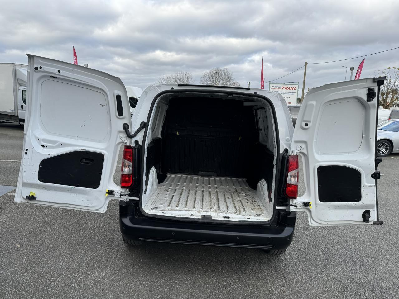 Citroen Berlingo M 650KG BLUEHDI 100 S&S DRIVER BVM5 - Panel van: picture 3 Citroen Berlingo M 650KG BLUEHDI 100 S&S DRIVER BVM5 - Panel van: picture 3