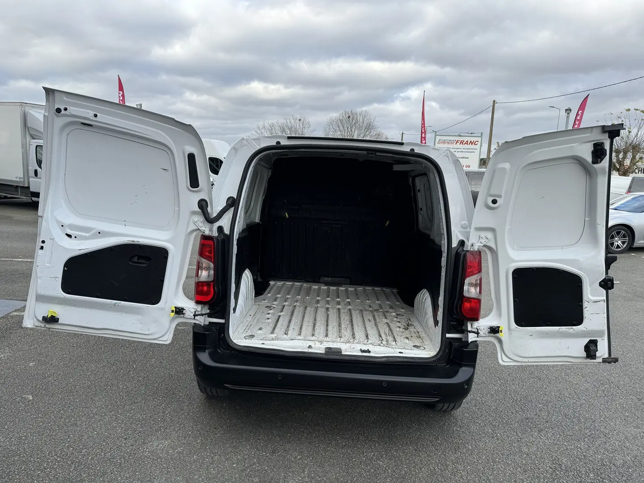 Citroen Berlingo M 650KG BLUEHDI 100 S&S DRIVER - Panel van: picture 3 Citroen Berlingo M 650KG BLUEHDI 100 S&S DRIVER - Panel van: picture 3