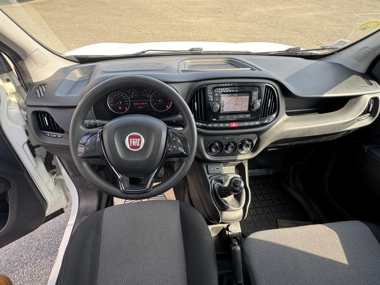 Fiat Doblo Cargo Cargo 1.6 Multijet 16V 105 ch WORK UP PLATEAU Pro Lounge - Flatbed van: picture 5 Fiat Doblo Cargo Cargo 1.6 Multijet 16V 105 ch WORK UP PLATEAU Pro Lounge - Flatbed van: picture 5