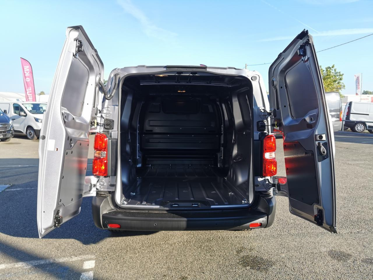 Fiat Scudo XL 2.0 BlueHDi - 145 III 2022 FOURGON Fourgon XL PHASE 1 - Panel van: picture 3 Fiat Scudo XL 2.0 BlueHDi - 145 III 2022 FOURGON Fourgon XL PHASE 1 - Panel van: picture 3