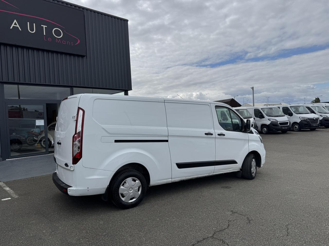 Ford Transit Custom 300 L2H1 2.0 ECOBLUE 130 HYBRID TREND BUSINESS - Panel van: picture 5 Ford Transit Custom 300 L2H1 2.0 ECOBLUE 130 HYBRID TREND BUSINESS - Panel van: picture 5