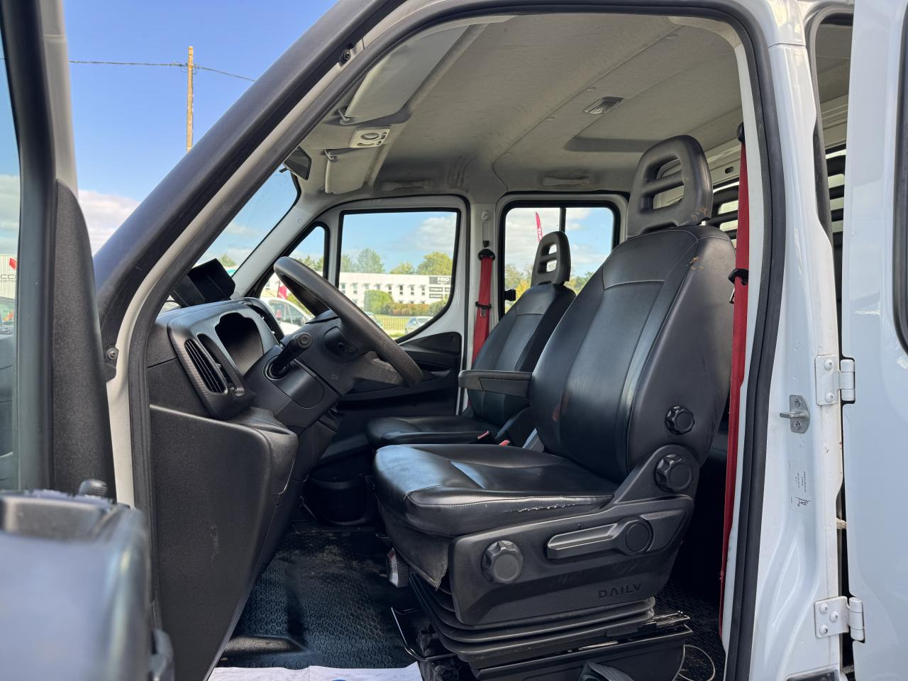 IVECO Daily 35 C 16 D S&S (Quad-Leaf) CHASSIS DOUBLE CABINE 2014 35C/35S CHASSIS CABINE DOUBLE Chassi - Tipper van, Combi van: picture 4 IVECO Daily 35 C 16 D S&S (Quad-Leaf) CHASSIS DOUBLE CABINE 2014 35C/35S CHASSIS CABINE DOUBLE Chassi - Tipper van, Combi van: picture 4