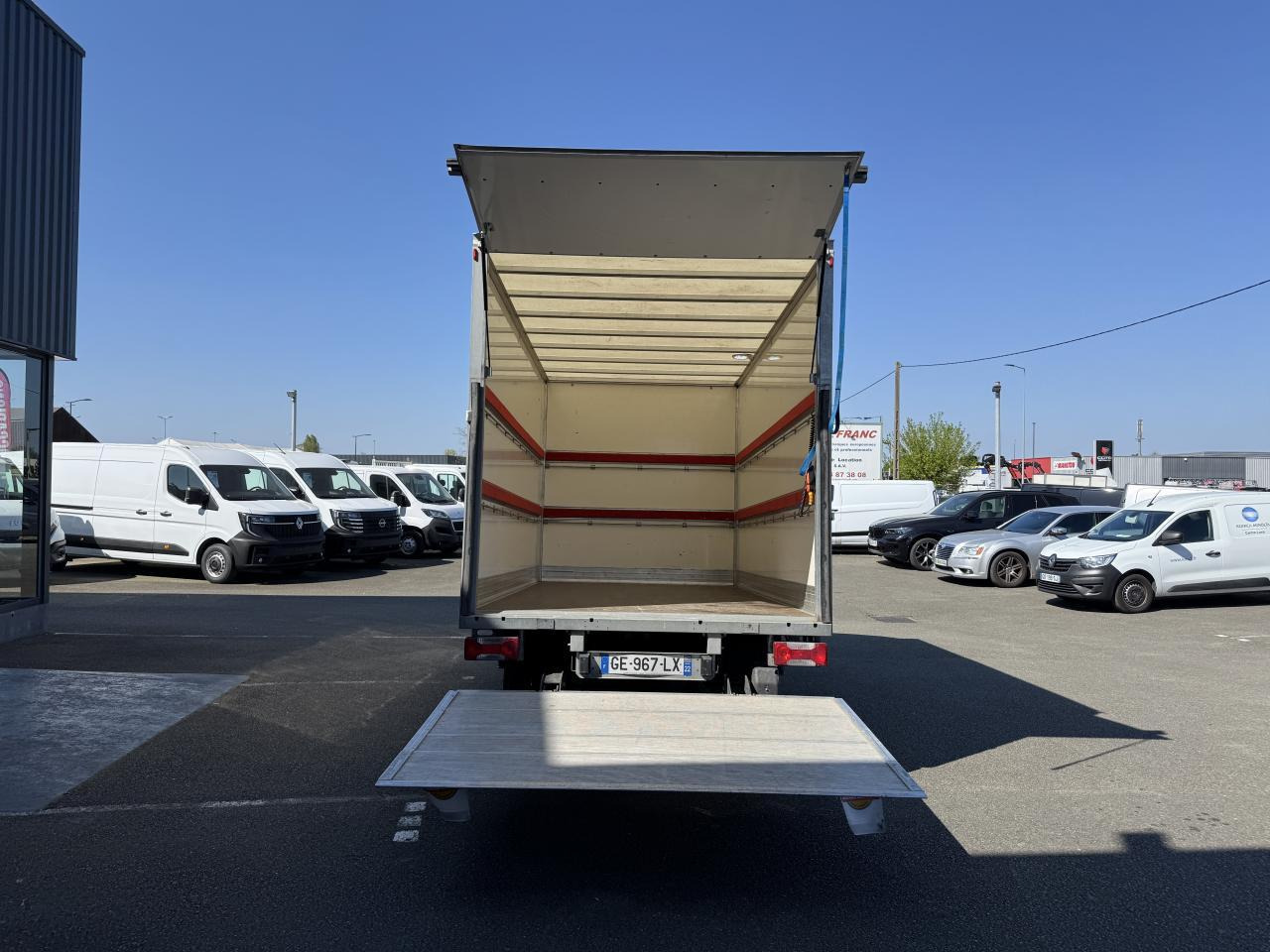 Iveco Daily 35 C 16 CAISSE HAYON 20M3 - Box van: picture 3 Iveco Daily 35 C 16 CAISSE HAYON 20M3 - Box van: picture 3