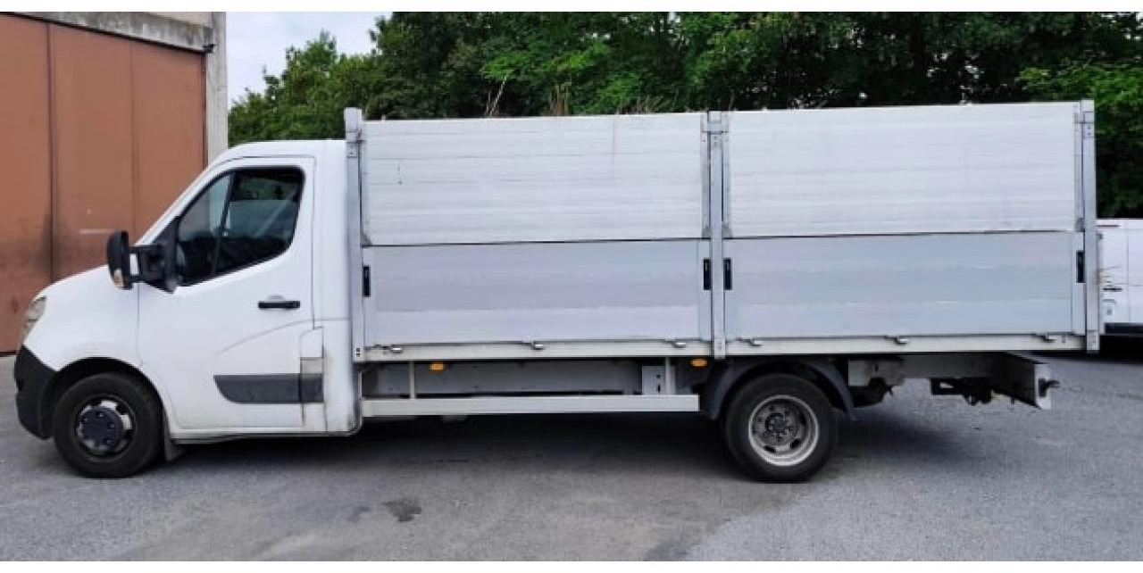 Nissan Interstar 3T5 2.3 DCI 165CH RJ PLATEAU RIDELLES - Flatbed van: picture 1 Nissan Interstar 3T5 2.3 DCI 165CH RJ PLATEAU RIDELLES - Flatbed van: picture 1