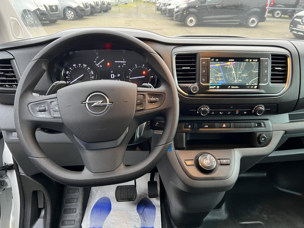 Opel Vivaro fourgon M 2.0 BLUEHDI 145CH EAT-8 PACK CLIM - Small van: picture 4 Opel Vivaro fourgon M 2.0 BLUEHDI 145CH EAT-8 PACK CLIM - Small van: picture 4