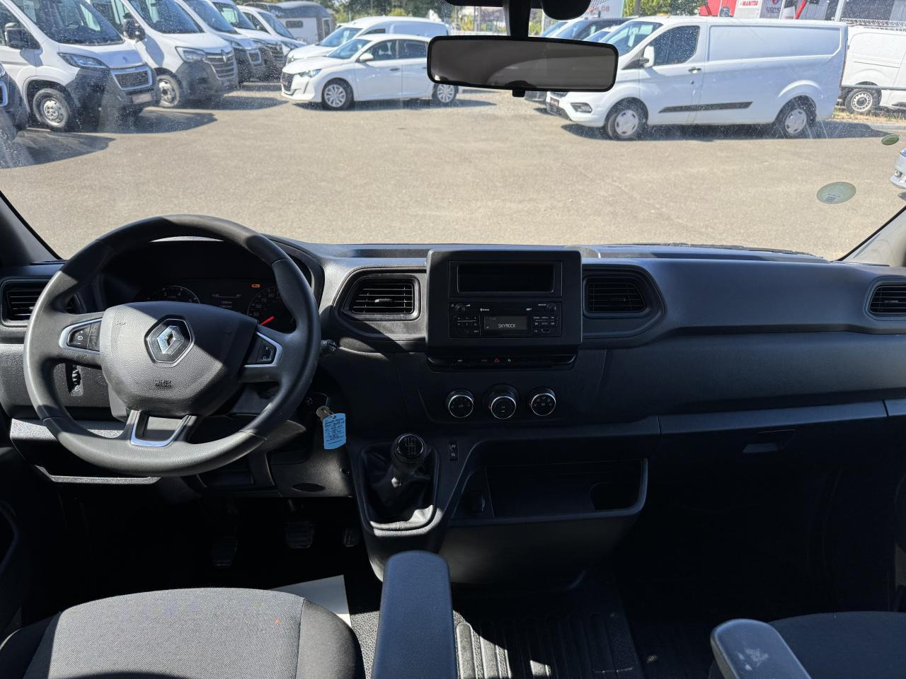 Renault Master RENAULT 3T5 BENNE + COFFRE RJ DOUBLE CABINE 6 PL 2.3 DCI 130 CH CONFORT + GPS + REGUL + CLIM - Other machinery: picture 3 Renault Master RENAULT 3T5 BENNE + COFFRE RJ DOUBLE CABINE 6 PL 2.3 DCI 130 CH CONFORT + GPS + REGUL + CLIM - Other machinery: picture 3