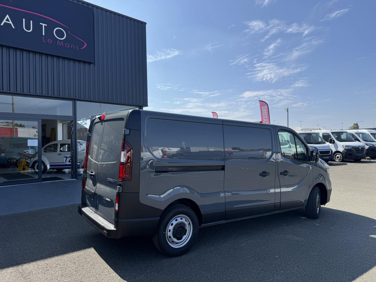 Renault Trafic L2H1 3T 2.0 BLUE DCI 170CH ADVANCE CARPLAY CAM - Other machinery: picture 5 Renault Trafic L2H1 3T 2.0 BLUE DCI 170CH ADVANCE CARPLAY CAM - Other machinery: picture 5