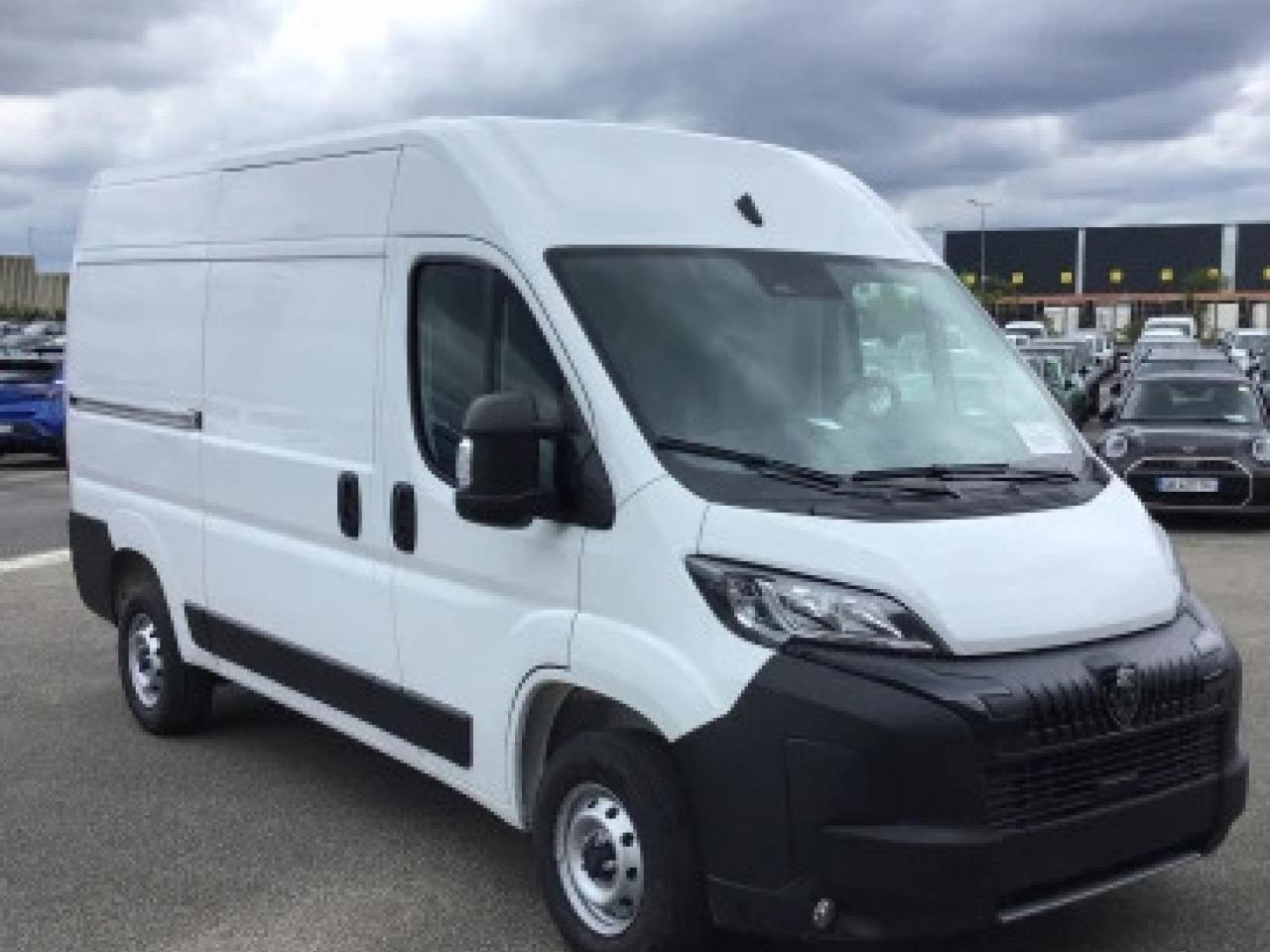 PEUGEOT Boxer 3.3t L2H2 2.2 HDi S&S - 140 III FOURGON TOLE Fourgon Tolé 333 L2H2 PHASE 3 - Panel van: picture 1 PEUGEOT Boxer 3.3t L2H2 2.2 HDi S&S - 140 III FOURGON TOLE Fourgon Tolé 333 L2H2 PHASE 3 - Panel van: picture 1