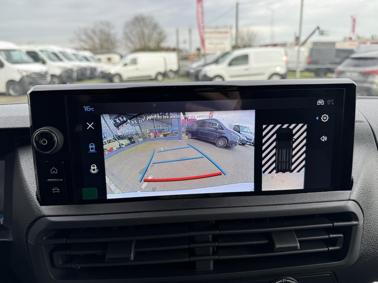 Leasing of PEUGEOT Expert M 2.0 BlueHDi - 145 S&S - BV EAT8  III FOURGON Fourgon PHASE 2 PEUGEOT Expert M 2.0 BlueHDi - 145 S&S - BV EAT8  III FOURGON Fourgon PHASE 2: picture 12