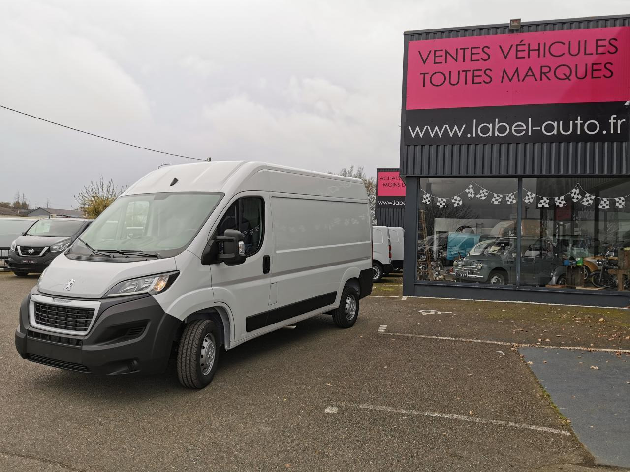 Peugeot Boxer 3.5t L2H2 2.2 HDi S&S Maxi - 140 III FOURGON TOLE Fourgon Tolé 435 L2H2 PHASE 3 - Panel van: picture 5 Peugeot Boxer 3.5t L2H2 2.2 HDi S&S Maxi - 140 III FOURGON TOLE Fourgon Tolé 435 L2H2 PHASE 3 - Panel van: picture 5
