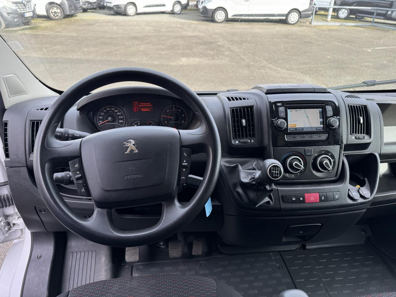 Peugeot Boxer 330 L1H1 2.2 BLUEHDI S&S 140CH ASPHALT - Panel van: picture 3 Peugeot Boxer 330 L1H1 2.2 BLUEHDI S&S 140CH ASPHALT - Panel van: picture 3