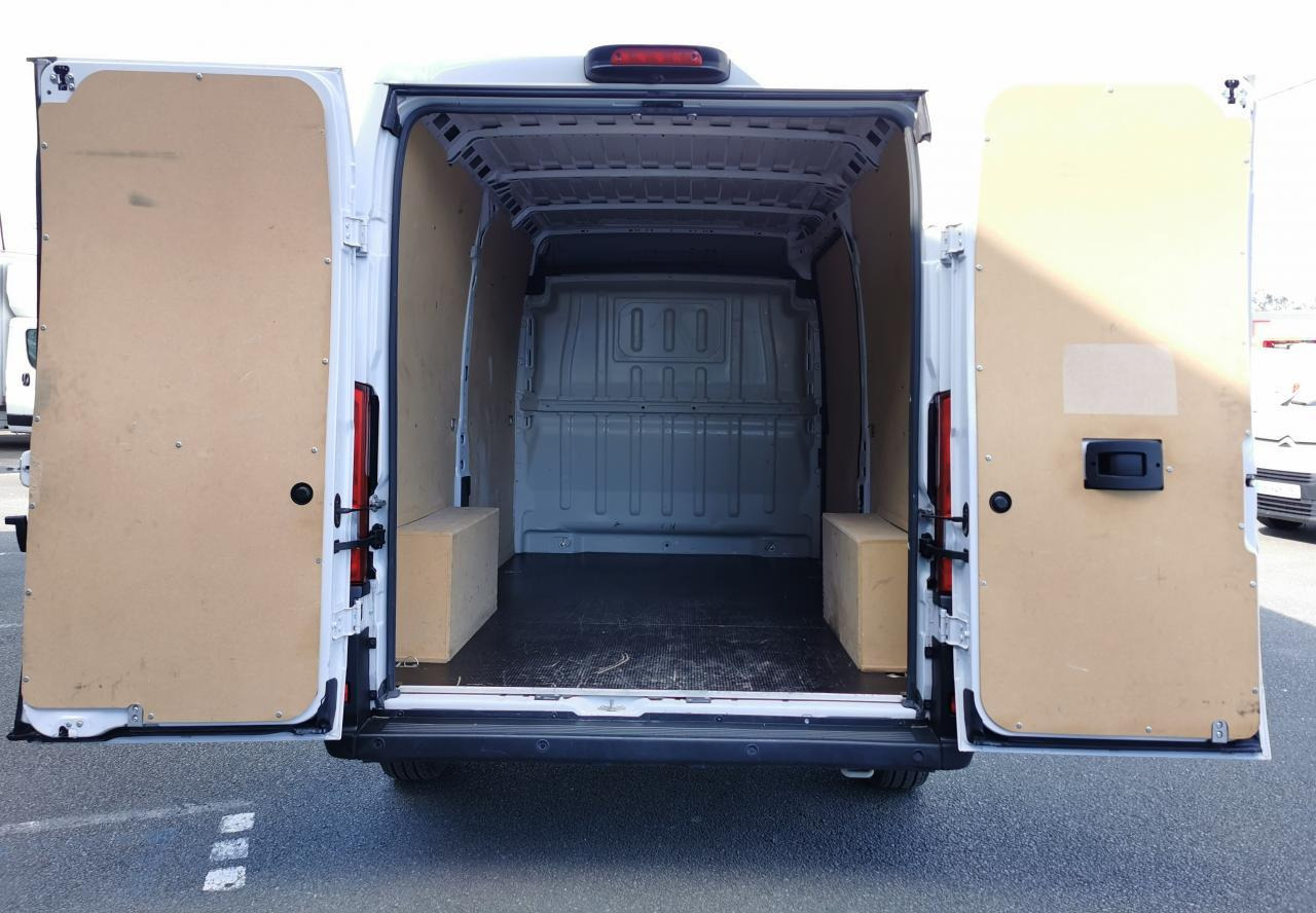 Peugeot Boxer Asphalt 333 L2H2 2.2 BlueHDi S&S - 120 III FOURGON TOLE Fourgon Tolé 333 L2H2 PHAS - Panel van: picture 3 Peugeot Boxer Asphalt 333 L2H2 2.2 BlueHDi S&S - 120 III FOURGON TOLE Fourgon Tolé 333 L2H2 PHAS - Panel van: picture 3