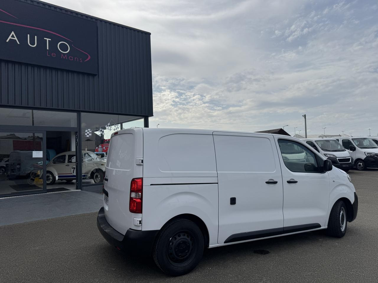 Peugeot Expert STANDARD 2.0 BLUEHDI 180CH S&S ASPHALT EAT8 - Panel van: picture 5 Peugeot Expert STANDARD 2.0 BLUEHDI 180CH S&S ASPHALT EAT8 - Panel van: picture 5