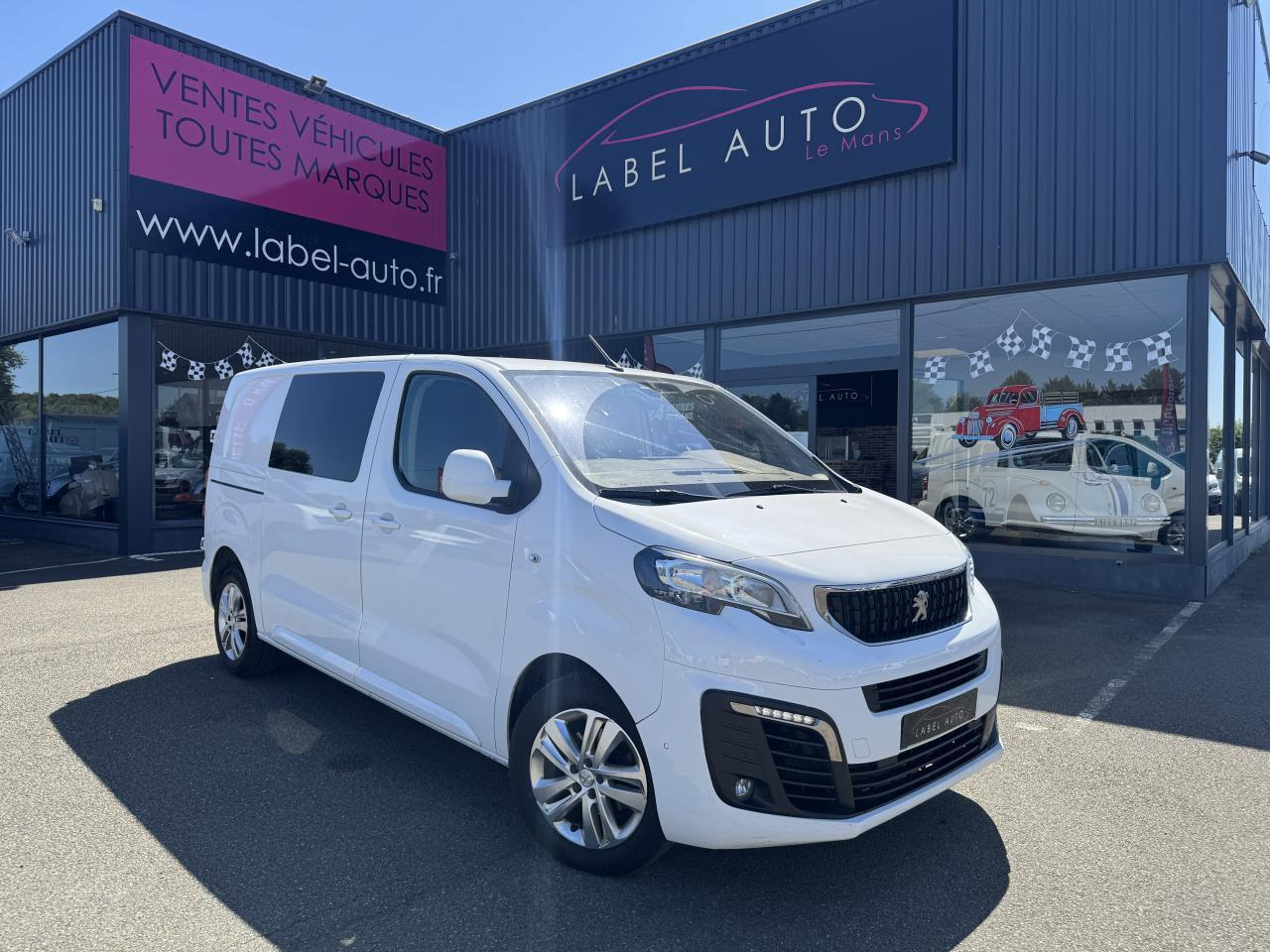Peugeot Expert Standard 2.0 BlueHDI 150 S&S CABINE APPROFONDIE 6 PLACES - Combi van: picture 1 Peugeot Expert Standard 2.0 BlueHDI 150 S&S CABINE APPROFONDIE 6 PLACES - Combi van: picture 1