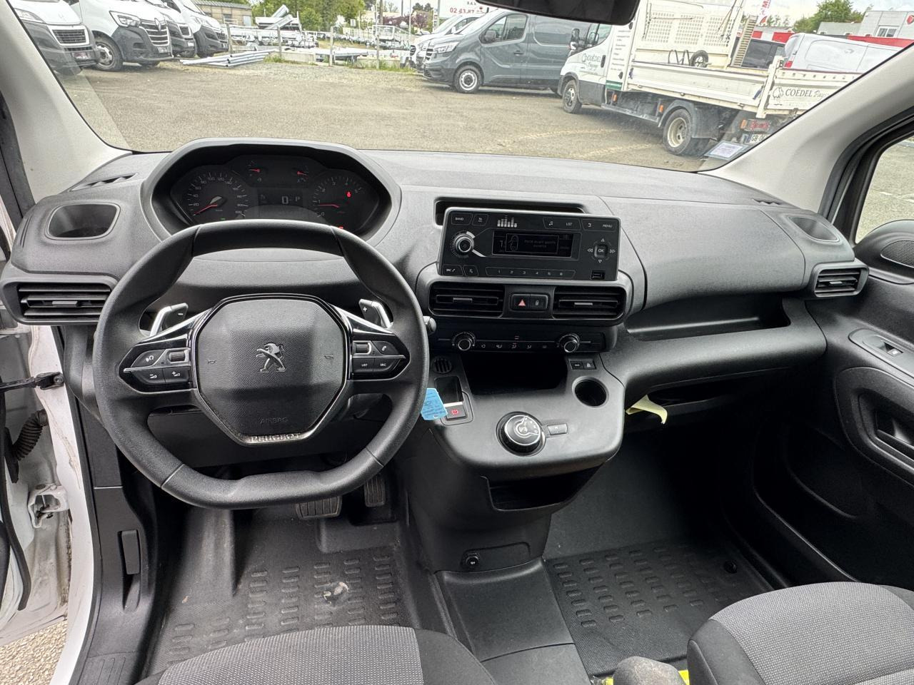Peugeot Partner PEUGEOT M 650 KG 1.5 HDI 130 CH EAT-8 2 PL PREMIUM - Small van: picture 3 Peugeot Partner PEUGEOT M 650 KG 1.5 HDI 130 CH EAT-8 2 PL PREMIUM - Small van: picture 3