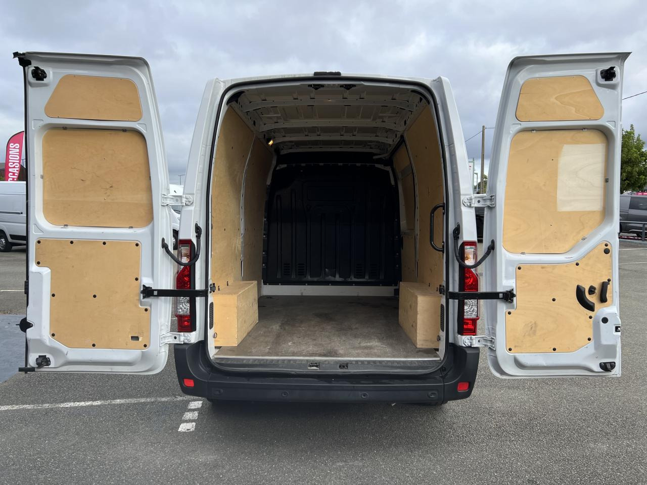 RENAULT Master Confort F3500 L2H2 2.3 Blue dCi - 135 III FOURGON Fourgon L2H2 Traction PHASE 3 - Panel van: picture 3 RENAULT Master Confort F3500 L2H2 2.3 Blue dCi - 135 III FOURGON Fourgon L2H2 Traction PHASE 3 - Panel van: picture 3
