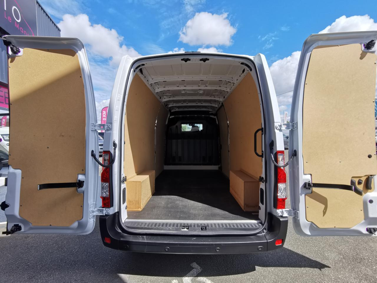 RENAULT Master Confort F3500 L3H2 2.3 Blue dCi - 135 III FOURGON Fourgon L3H2 Traction PHASE 3 - Panel van: picture 3 RENAULT Master Confort F3500 L3H2 2.3 Blue dCi - 135 III FOURGON Fourgon L3H2 Traction PHASE 3 - Panel van: picture 3