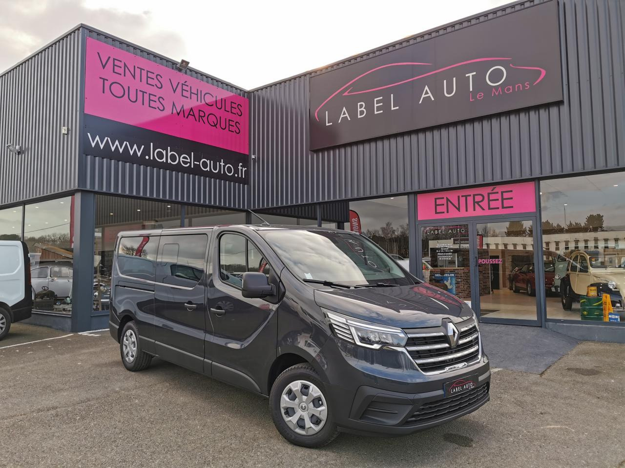 RENAULT Trafic L2 2.0 Energy dCi - 150 - S&S III COMBI Combi Zen L2H1 PHASE 3 - Passenger van: picture 1 RENAULT Trafic L2 2.0 Energy dCi - 150 - S&S III COMBI Combi Zen L2H1 PHASE 3 - Passenger van: picture 1