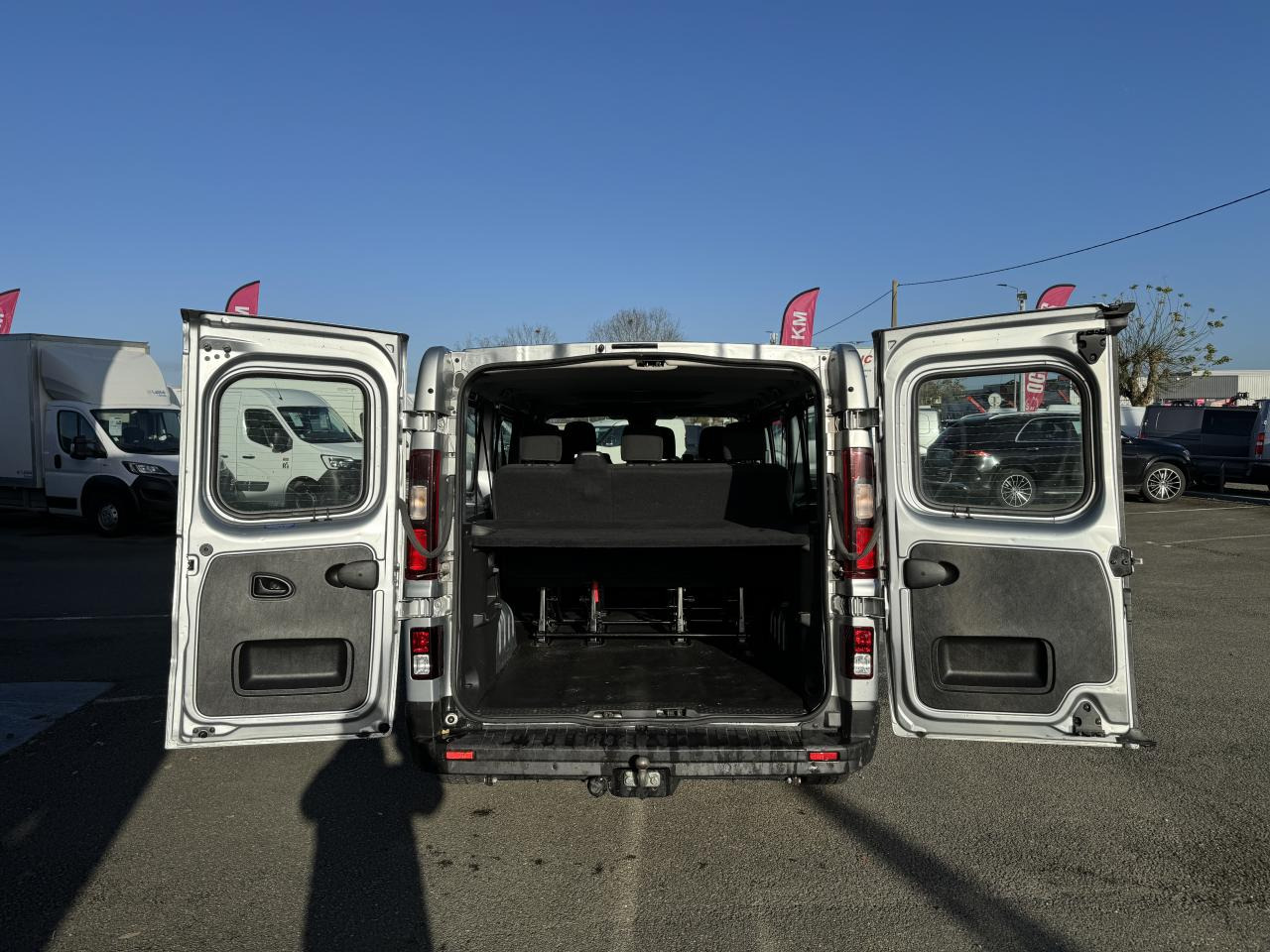 RENAULT Trafic L2 2.0 Energy dCi - 150 - S&S III COMBI Combi Zen L2H1 PHASE 3 - Passenger van: picture 4 RENAULT Trafic L2 2.0 Energy dCi - 150 - S&S III COMBI Combi Zen L2H1 PHASE 3 - Passenger van: picture 4