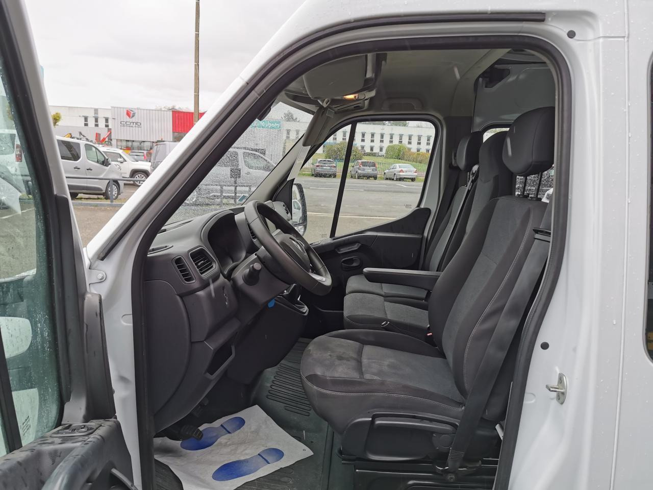 Renault Master 7 PLACES Confort F3300 L2H2 2.3 dCi - 135 III CABINE APPROFONDIE Cabine approfondie L2H2 Tra - Combi van: picture 4 Renault Master 7 PLACES Confort F3300 L2H2 2.3 dCi - 135 III CABINE APPROFONDIE Cabine approfondie L2H2 Tra - Combi van: picture 4