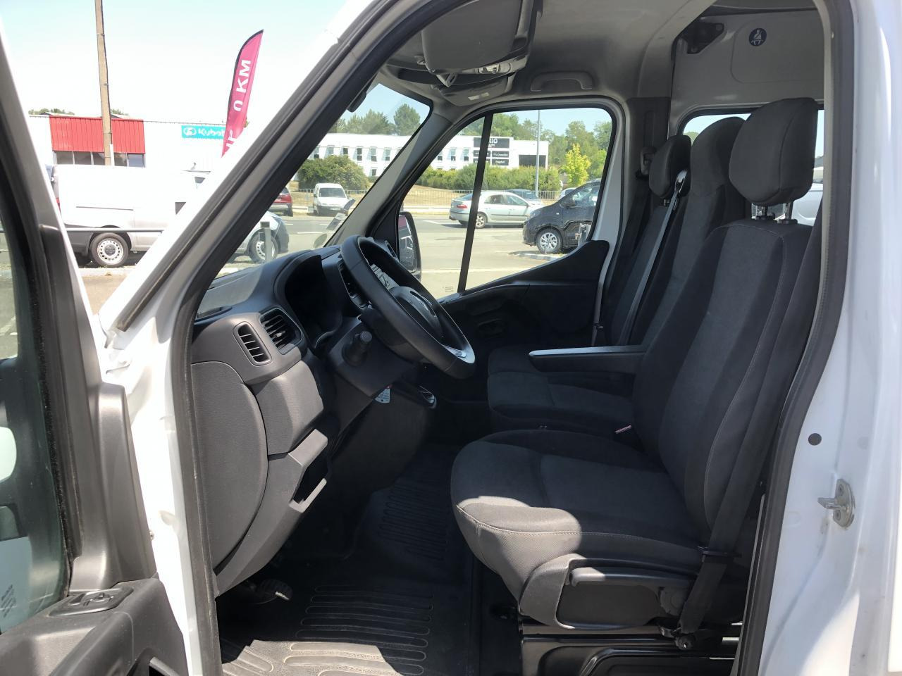 Renault Master F3300 L2H2 2.3 DCI 135CH CABINE APPROFONDIE CONFORT 7 PLACES - Combi van: picture 4 Renault Master F3300 L2H2 2.3 DCI 135CH CABINE APPROFONDIE CONFORT 7 PLACES - Combi van: picture 4