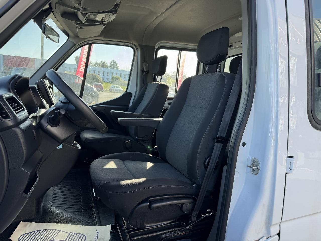 Renault Master RENAULT 3T5 BENNE + COFFRE RJ DOUBLE CABINE 6 PL 2.3 DCI 130 CH CONFORT + GPS + REGUL + CLIM - Tipper van: picture 4 Renault Master RENAULT 3T5 BENNE + COFFRE RJ DOUBLE CABINE 6 PL 2.3 DCI 130 CH CONFORT + GPS + REGUL + CLIM - Tipper van: picture 4