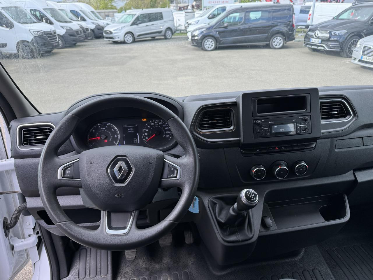 Renault Master RENAULT 3T5 BENNE + COFFRE RJ DOUBLE CABINE 6 PL 2.3 DCI 130 CH CONFORT + GPS + REGUL + CLIM - Tipper van: picture 3 Renault Master RENAULT 3T5 BENNE + COFFRE RJ DOUBLE CABINE 6 PL 2.3 DCI 130 CH CONFORT + GPS + REGUL + CLIM - Tipper van: picture 3