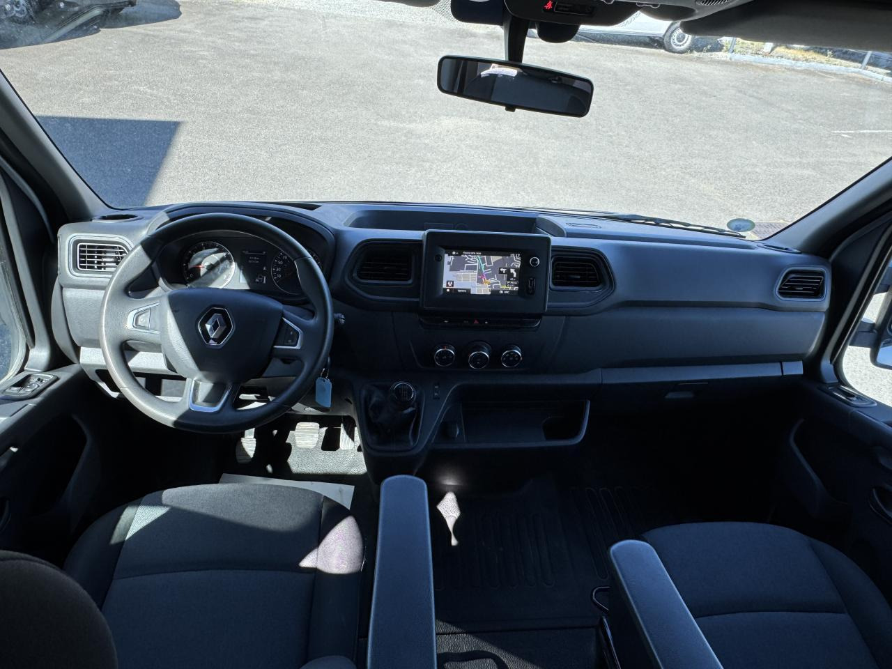 Renault Master RENAULT 3T5 BENNE + COFFRE RJ DOUBLE CABINE 6 PL 2.3 DCI 130 CH CONFORT + GPS + REGUL + CLIM - Tipper van: picture 3 Renault Master RENAULT 3T5 BENNE + COFFRE RJ DOUBLE CABINE 6 PL 2.3 DCI 130 CH CONFORT + GPS + REGUL + CLIM - Tipper van: picture 3