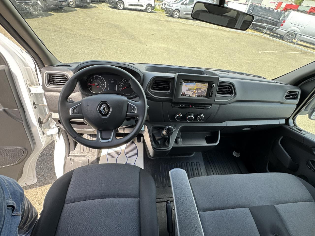 Renault Master RENAULT-MASTER-F3500 2.3 BLUE DCI 145CH CONFORT PLANCHER CABINE 20M3 GPS - Box van: picture 3 Renault Master RENAULT-MASTER-F3500 2.3 BLUE DCI 145CH CONFORT PLANCHER CABINE 20M3 GPS - Box van: picture 3