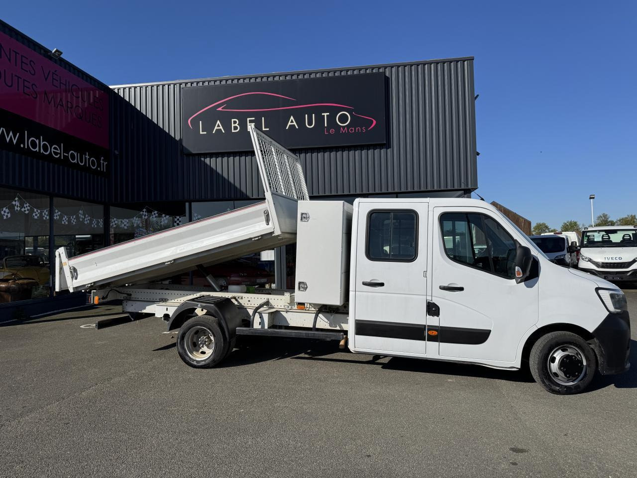 Renault Master combi RENAULT 3T5 BENNE + COFFRE RJ DOUBLE CABINE 6 PL 2.3 DCI 130 CH CONFORT + GPS + REGUL + CLIM - Tipper van: picture 1 Renault Master combi RENAULT 3T5 BENNE + COFFRE RJ DOUBLE CABINE 6 PL 2.3 DCI 130 CH CONFORT + GPS + REGUL + CLIM - Tipper van: picture 1