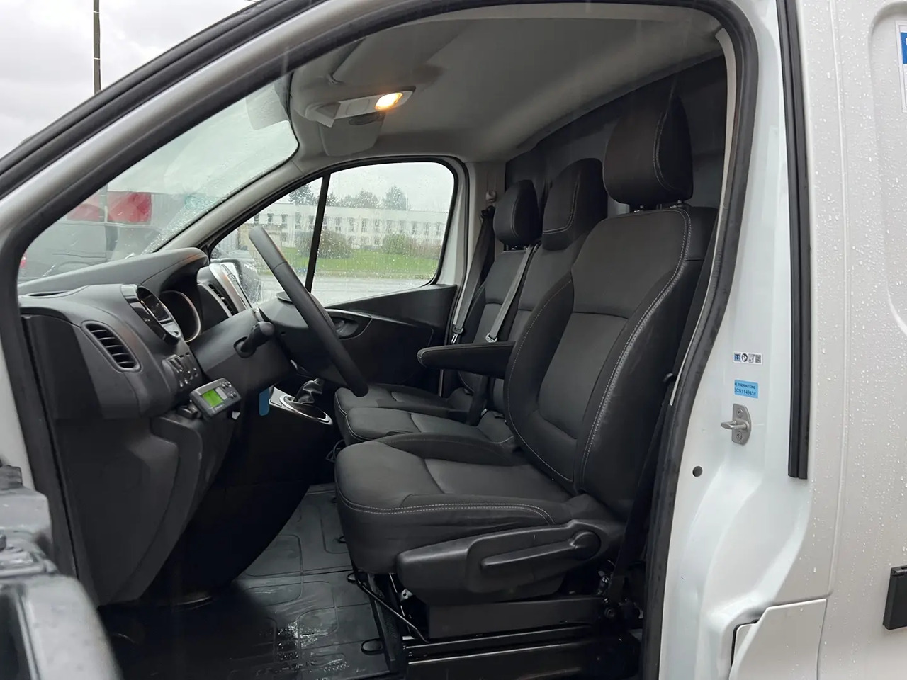Renault Trafic L1H1 1200 2.0 DCI 120CH CONFORT FRIGORIFIQUE - Refrigerated van: picture 4 Renault Trafic L1H1 1200 2.0 DCI 120CH CONFORT FRIGORIFIQUE - Refrigerated van: picture 4