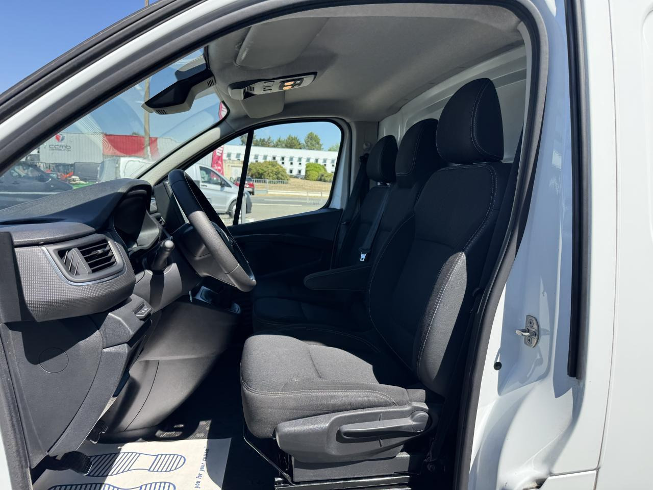 Renault Trafic L1H1 2T8 2.0 BLUE DCI 130CH GRAND CONFORT - Panel van: picture 4 Renault Trafic L1H1 2T8 2.0 BLUE DCI 130CH GRAND CONFORT - Panel van: picture 4