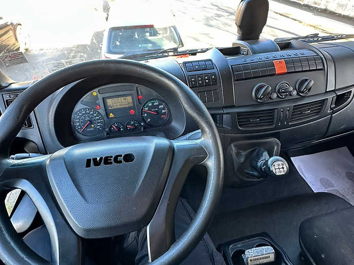 Iveco Eurocargo 160e25 - Box truck: picture 3 Iveco Eurocargo 160e25 - Box truck: picture 3