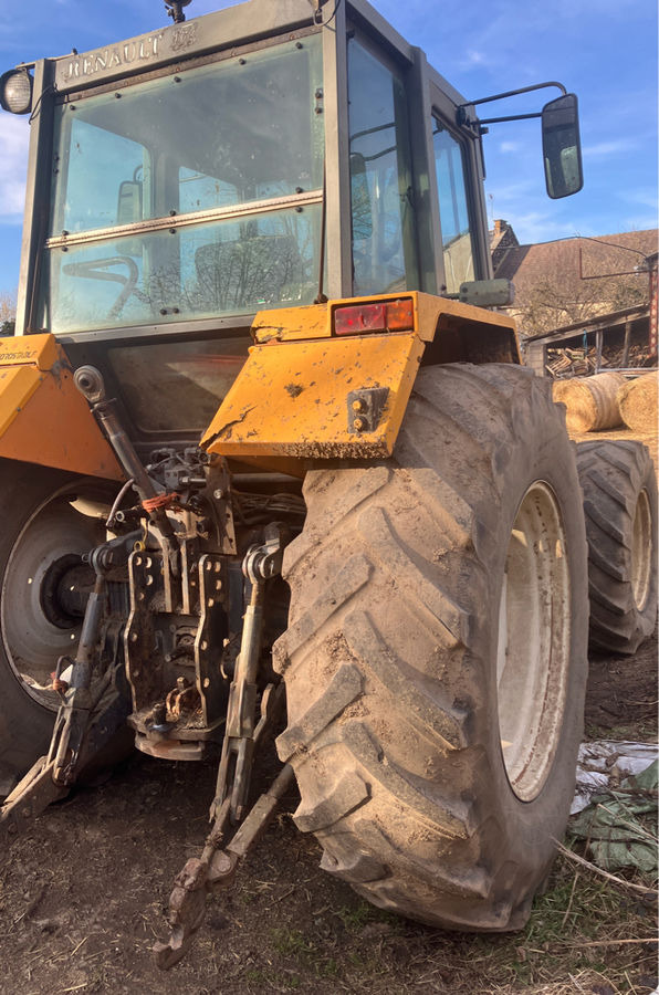 Renault 155-54 TZ - Farm tractor: picture 2 Renault 155-54 TZ - Farm tractor: picture 2