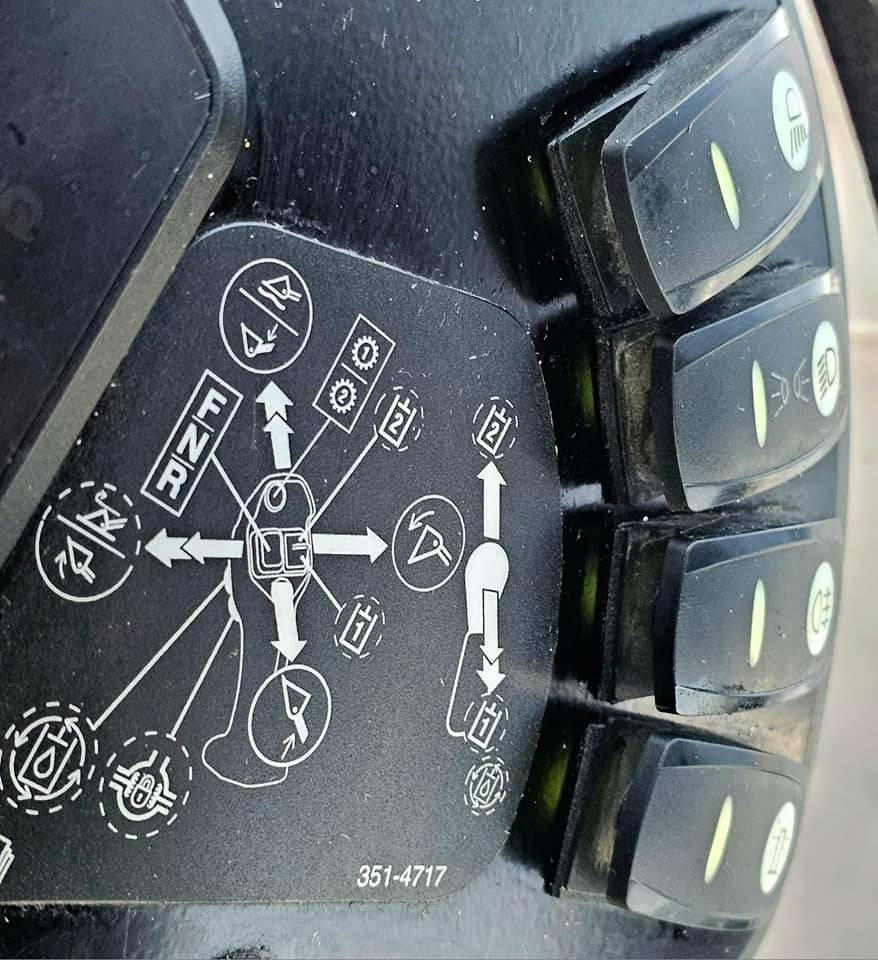 Wheel loader CAT 908 H 2: picture 37 Wheel loader CAT 908 H 2: picture 37