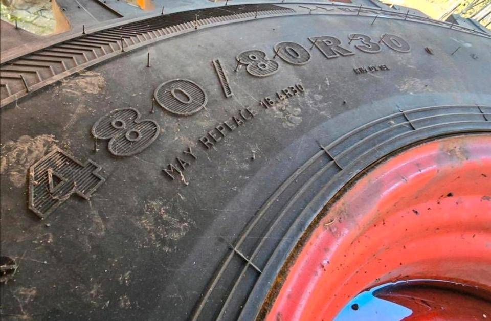 4x Nokian TRI 2 2x 440/80R28 2x 480/80R30 Fendt Xylon GT Vario - Wheel and tire package: picture 3 4x Nokian TRI 2 2x 440/80R28 2x 480/80R30 Fendt Xylon GT Vario - Wheel and tire package: picture 3