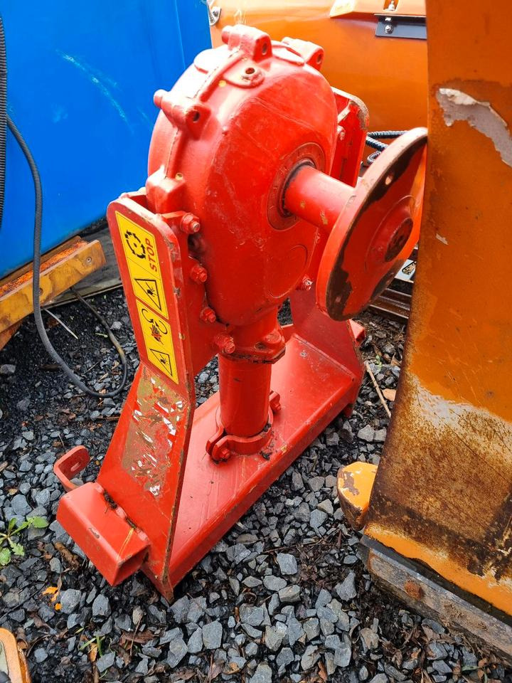 Dücker SMT PFP Wildkrautbürste Randstreifenmäher Randstreifenmähgerät Böschungsmulcher Mähausleger Wildkrautbesen - Flail mower/ Mulcher: picture 1 Dücker SMT PFP Wildkrautbürste Randstreifenmäher Randstreifenmähgerät Böschungsmulcher Mähausleger Wildkrautbesen - Flail mower/ Mulcher: picture 1